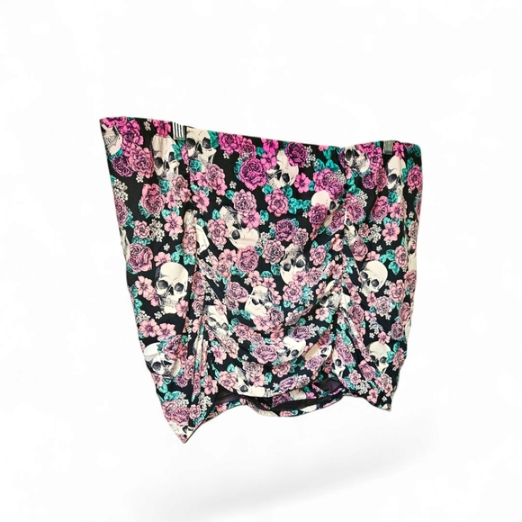 TORRID Plus Size Ruched Floral All Over Skull Rose Design Swim Skirt With Breif - Picture 3 of 13